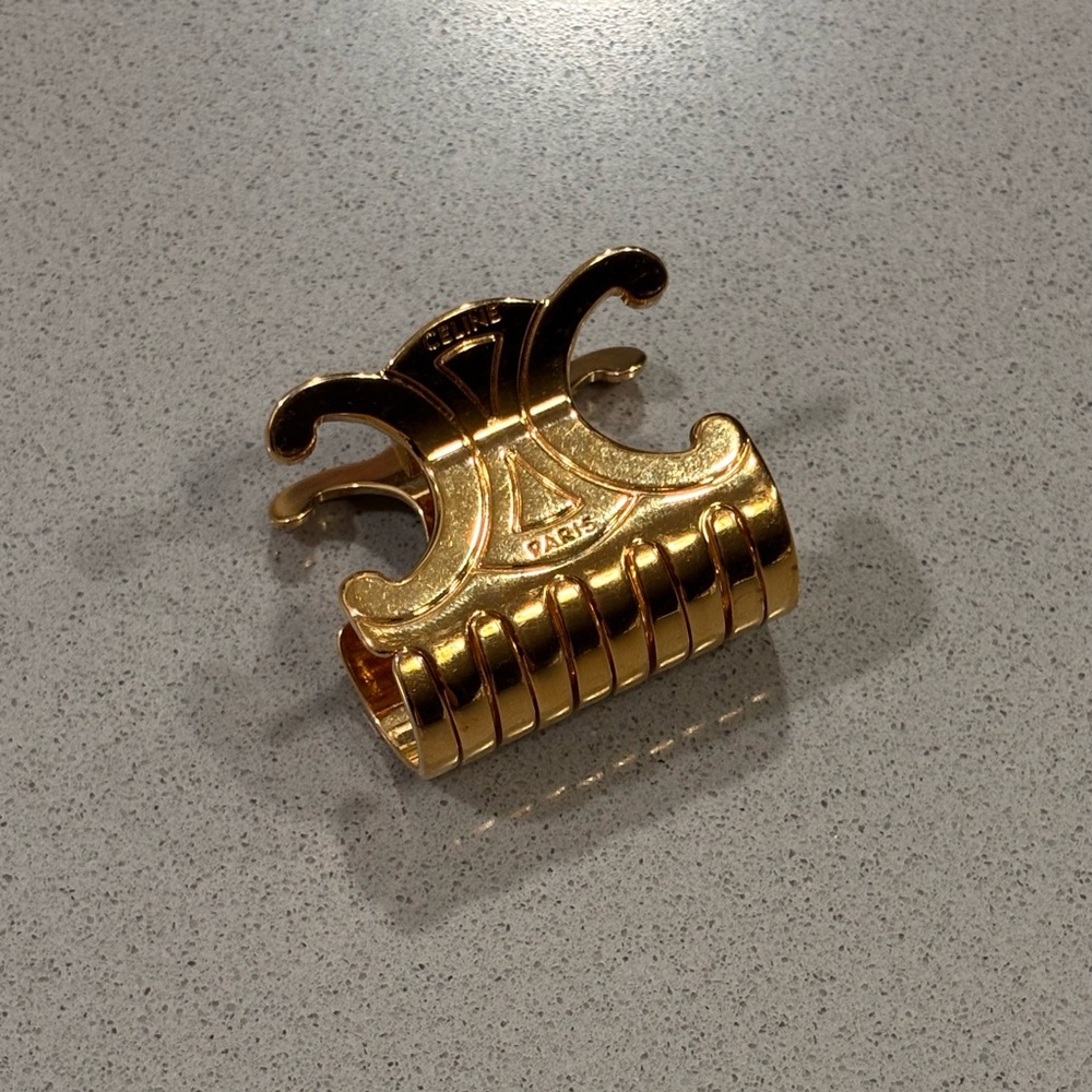 CELINE Triomphe Gold Hair Claw Clip Medium Zamak Paris Luxury
